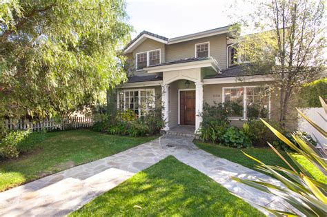 10336 dunleer dr|modern family house exterior.
